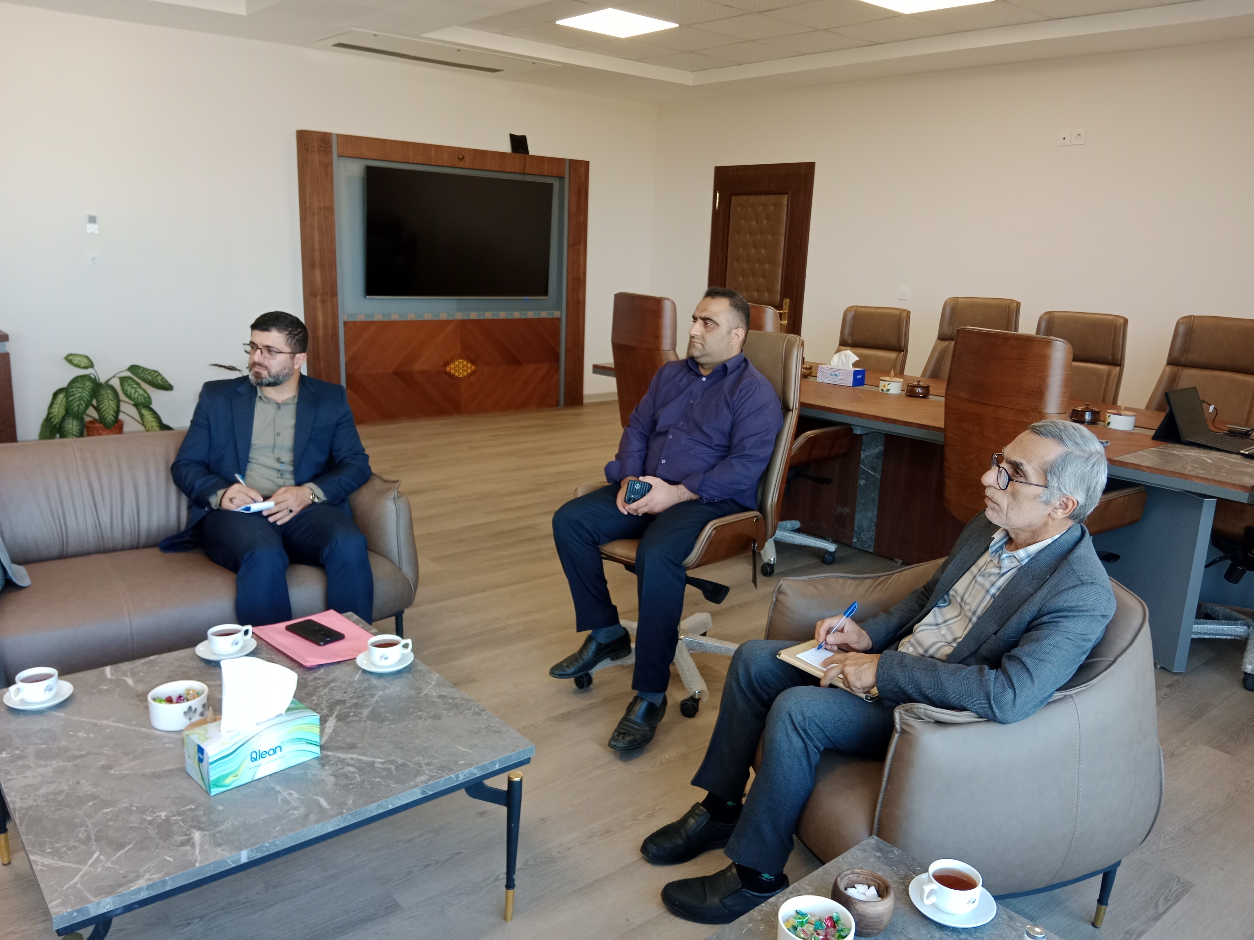 نشست مشترک با مدیرکل بنیاد شهید و امور ایثارگران استان