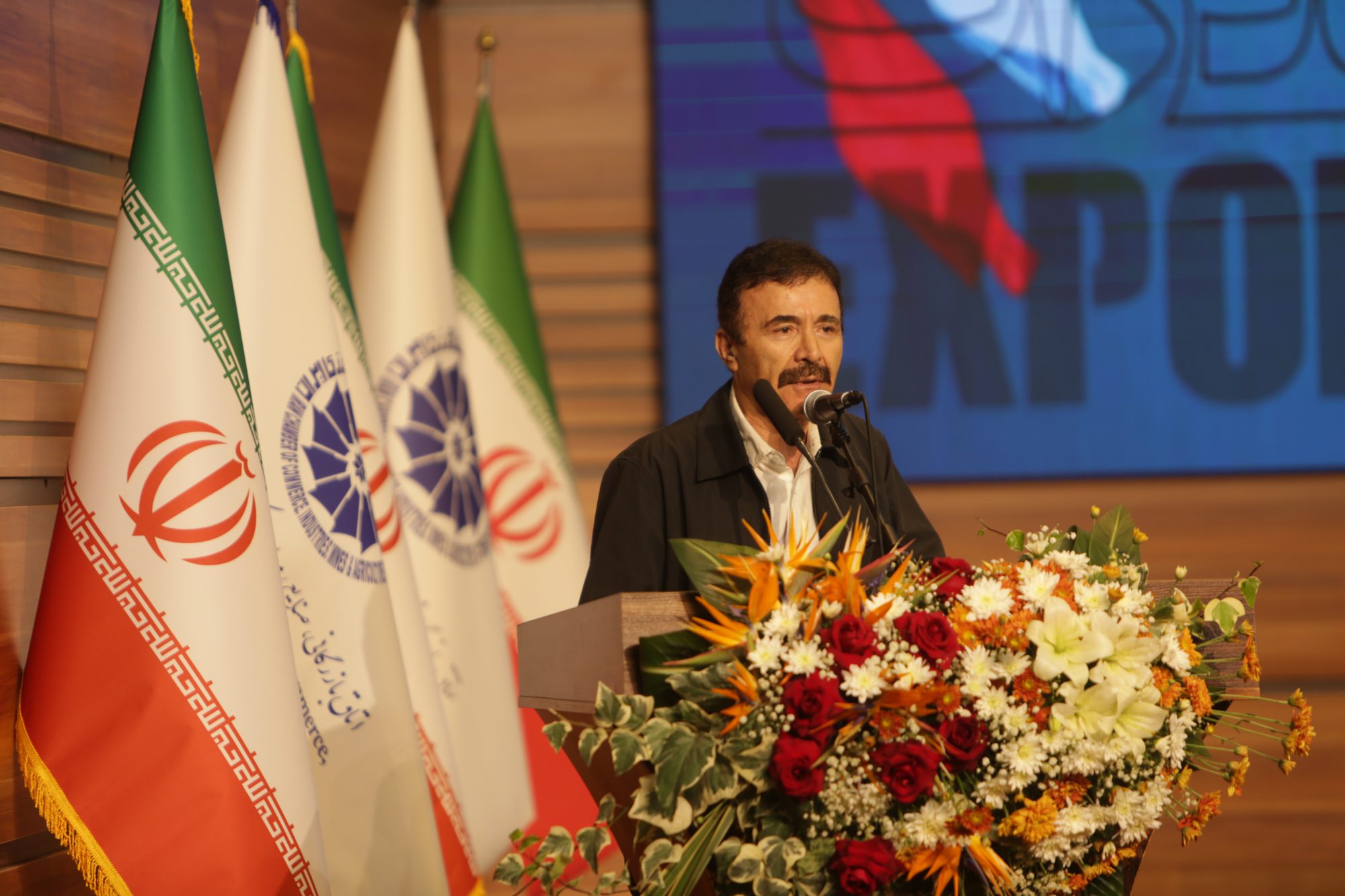 همایش تجلیل از صنعتگران نمونه استان