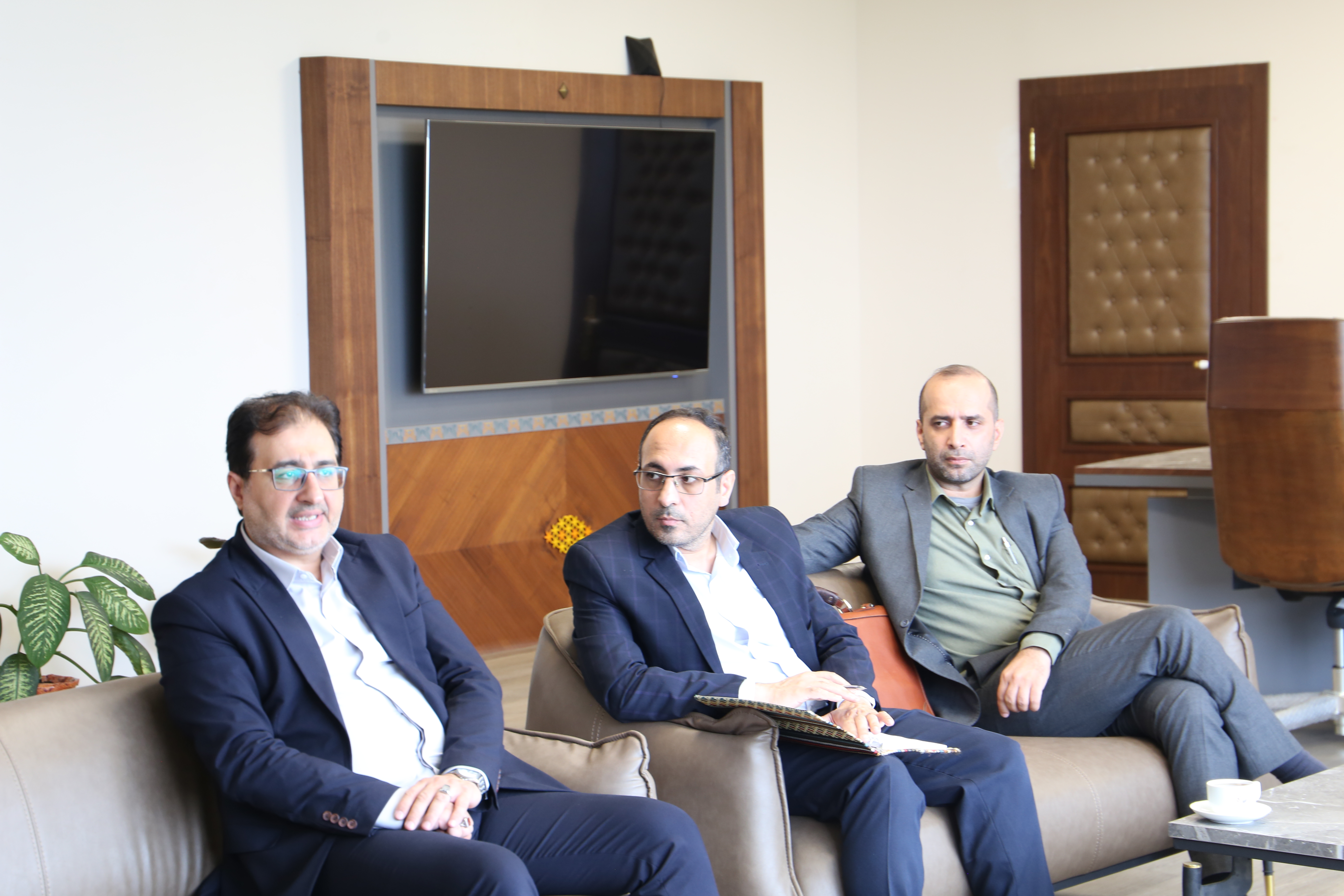 نشست با هلدینگ پیشگامان توسعه فرآیند دانش