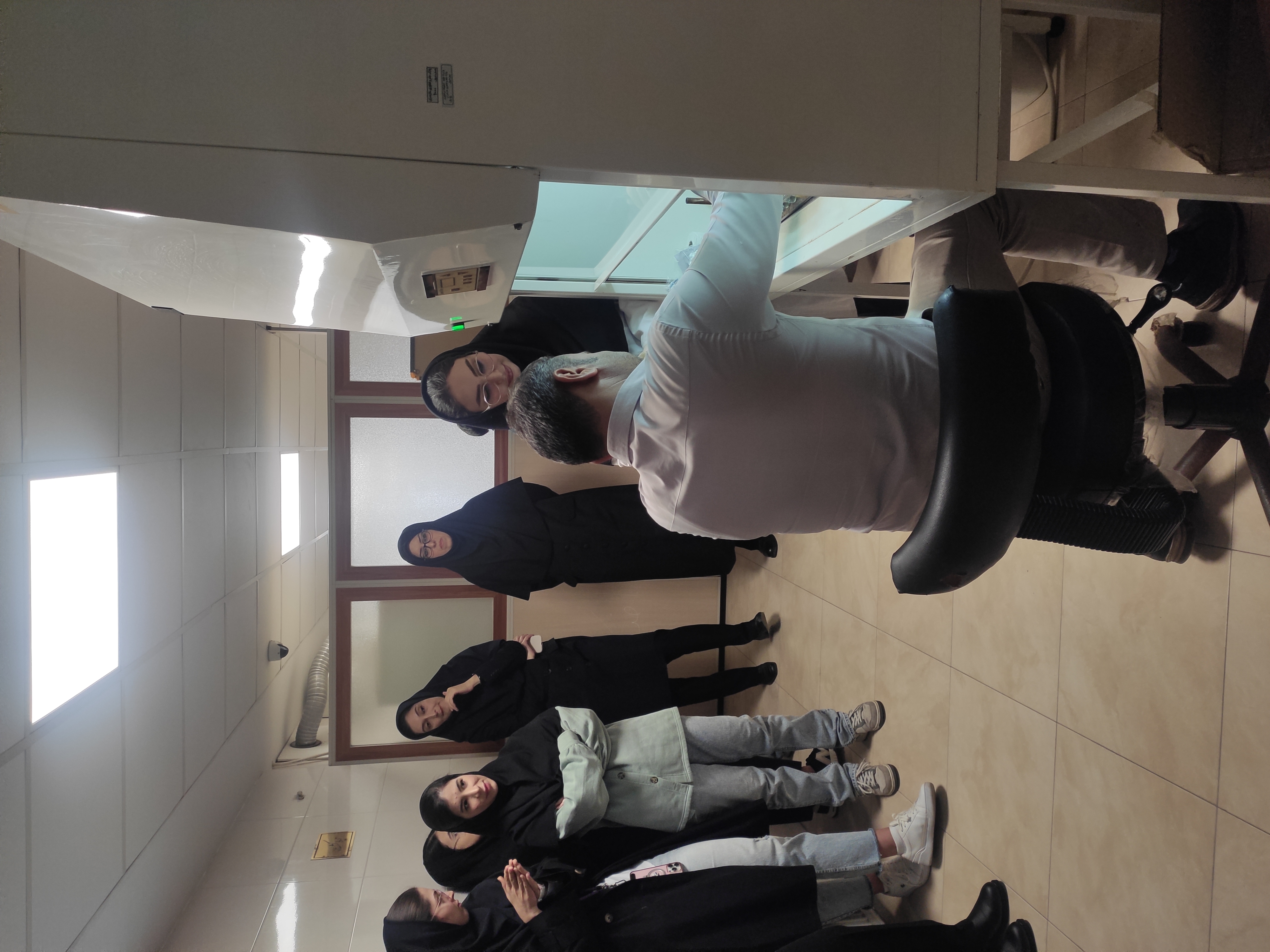 بازدید دانشجویان از آزمایشگاه مرکزی پارک علم و فناوری مازندران