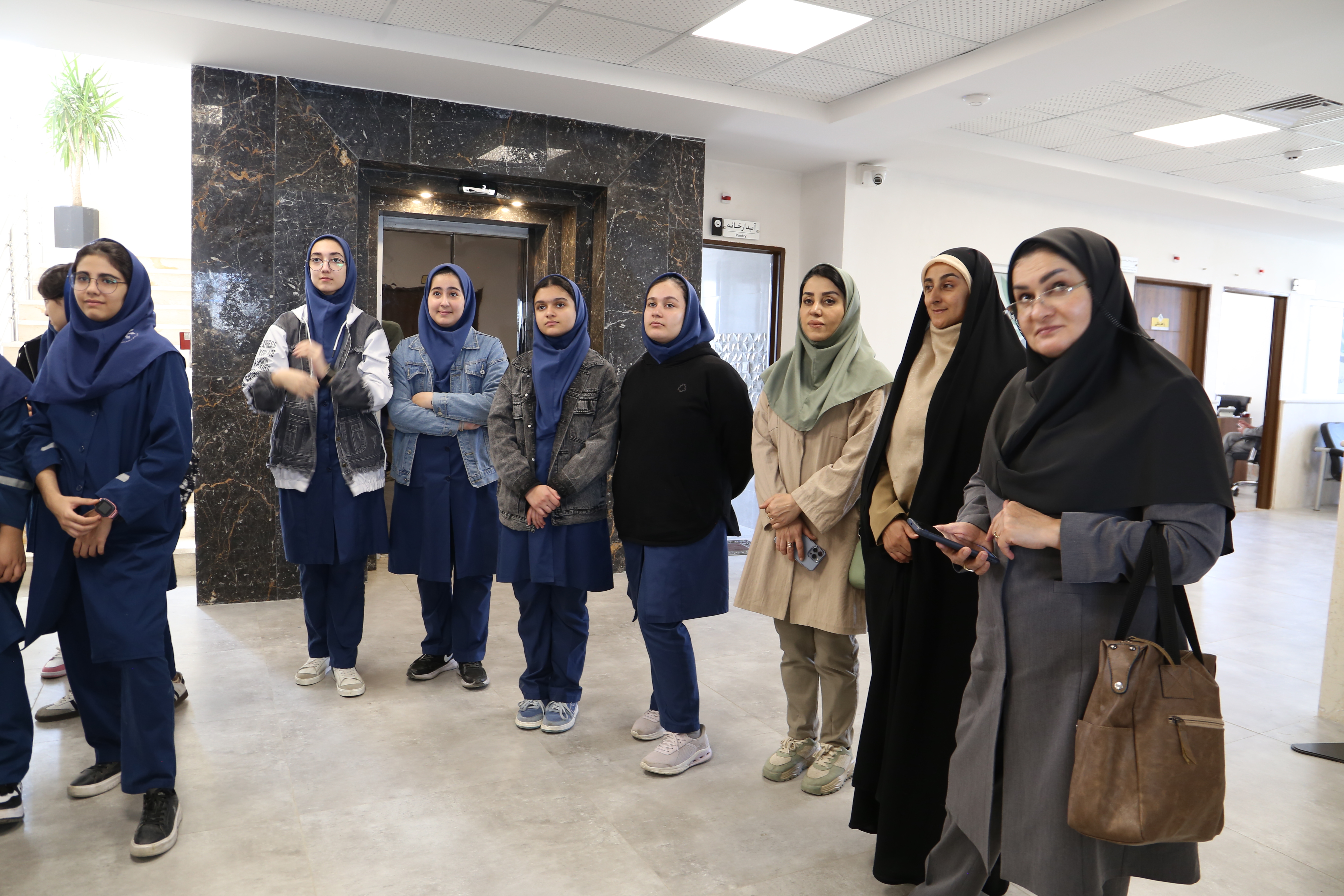 دانش‌آموزان استعدادهای درخشان فرزانگان نوشهر