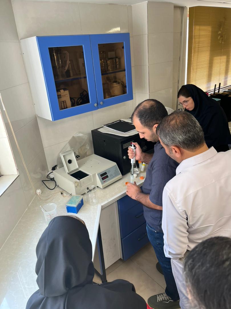 بازدید دانشجویان از آزمایشگاه مرکزی پارک علم و فناوری مازندران